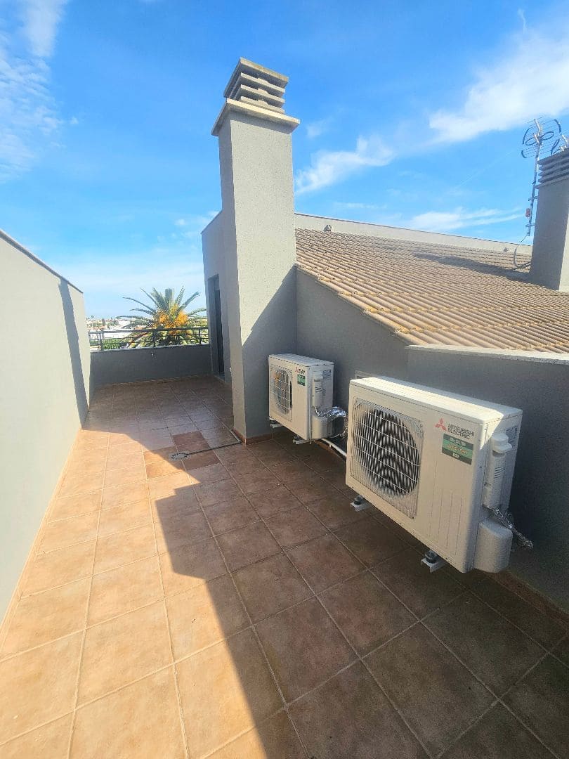 3 sypialnia Dom na sprzedaż w Vinaros z basenem garażem - 271 500 € (Ref: 9332863)