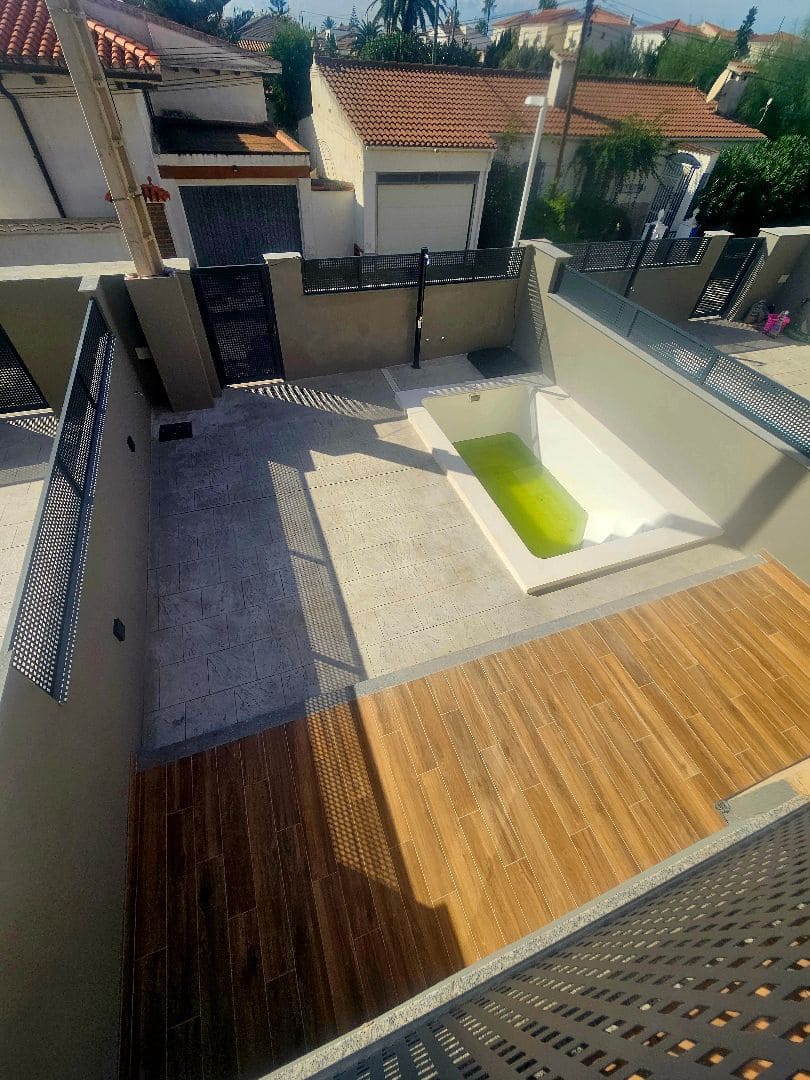 3 sypialnia Dom na sprzedaż w Vinaros z basenem garażem - 271 500 € (Ref: 9332863)