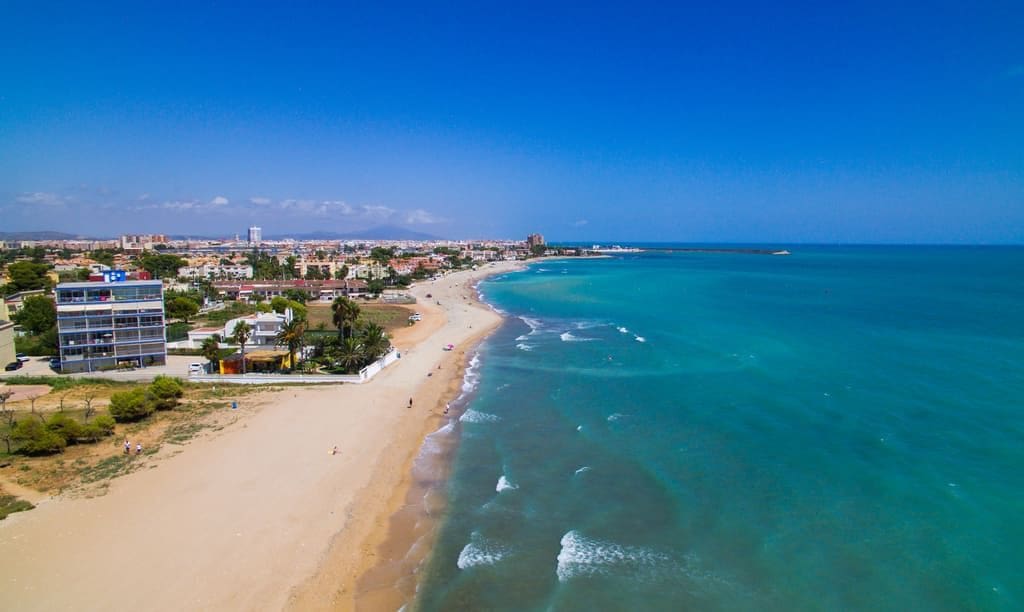 3 makuuhuone Maalaistalo myytävänä paikassa Calig mukana uima-altaan 
autotalli - 590 000 € (Ref: 9442821)