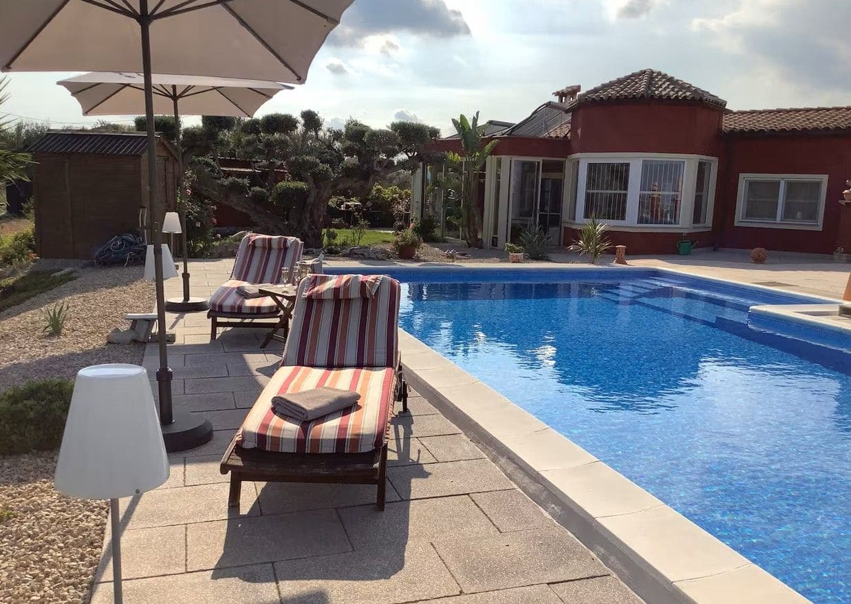 3 makuuhuone Maalaistalo myytävänä paikassa Calig mukana uima-altaan 
autotalli - 590 000 € (Ref: 9442821)