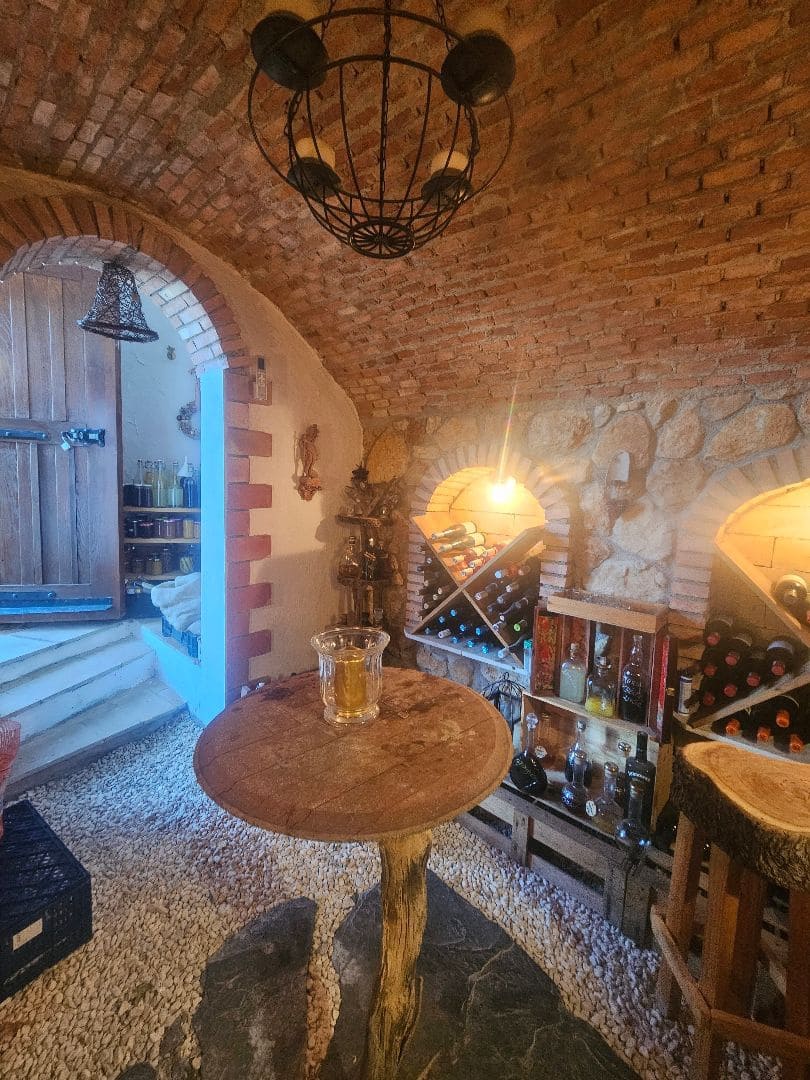 3 makuuhuone Maalaistalo myytävänä paikassa Calig mukana uima-altaan 
autotalli - 590 000 € (Ref: 9442821)