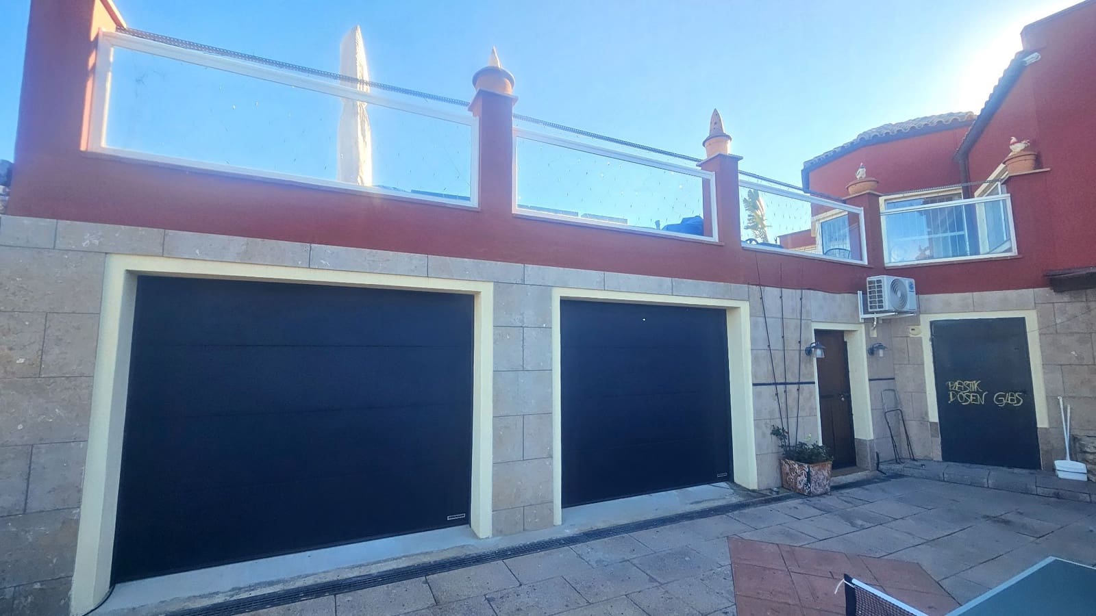 3 makuuhuone Maalaistalo myytävänä paikassa Calig mukana uima-altaan 
autotalli - 590 000 € (Ref: 9442821)