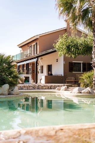 9 soveværelse Finca/Landehus til salg i Cervera del Maestre / Cervera del Maestrat med swimmingpool - € 1.200.000 (Ref: 9517936)