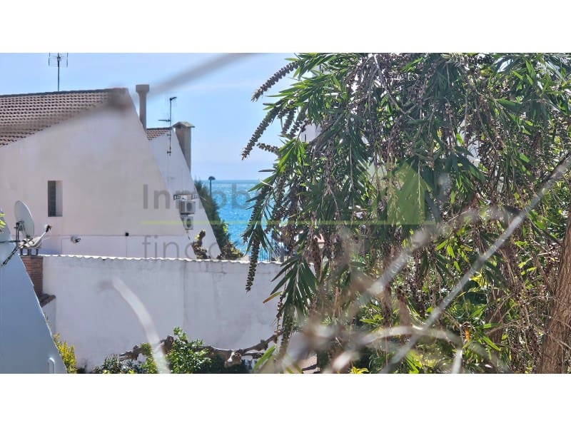 4 bedroom Townhouse for sale in Vinaros with garage - € 199,000 (Ref: 9568908)