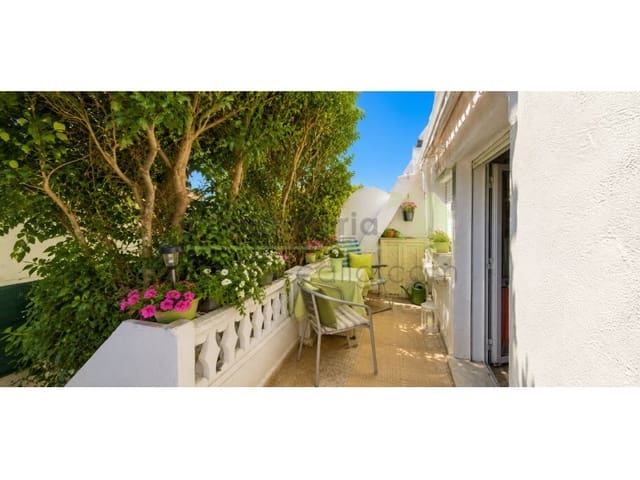 4 bedroom Townhouse for sale in Vinaròs with garage - € 199,000 (Ref: 9568908)