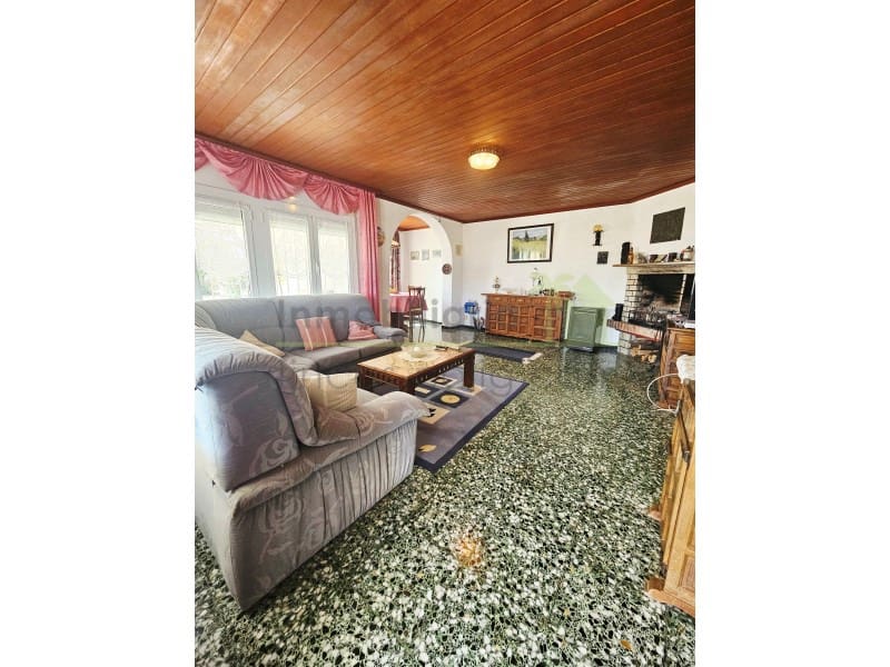 Chalet de 3 habitaciones en Vinaròs en venta con piscina - 499.000 € (Ref: 9568909)