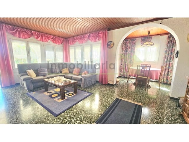 Chalet de 3 habitaciones en Vinaròs en venta con piscina - 499.000 € (Ref: 9568909)