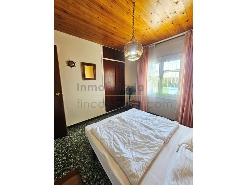 Chalet de 3 habitaciones en Vinaròs en venta con piscina - 499.000 € (Ref: 9568909)