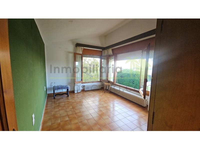 3 bedroom Villa for sale in Vinaros with pool garage - € 440,000 (Ref: 9568910)