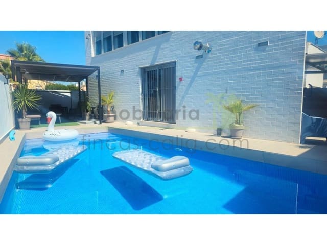 3 makuuhuone Huvila myytävänä paikassa Vinaròs mukana uima-altaan 
autotalli - 445 000 € (Ref: 9568911)