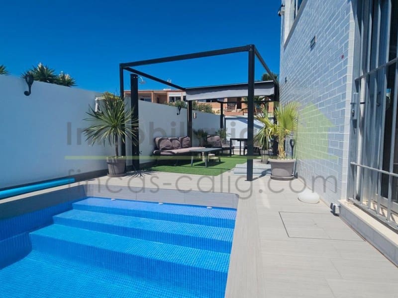 3 makuuhuone Huvila myytävänä paikassa Vinaros mukana uima-altaan 
autotalli - 445 000 € (Ref: 9568911)