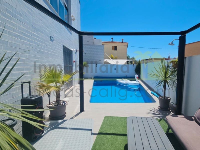 3 makuuhuone Huvila myytävänä paikassa Vinaros mukana uima-altaan 
autotalli - 445 000 € (Ref: 9568911)