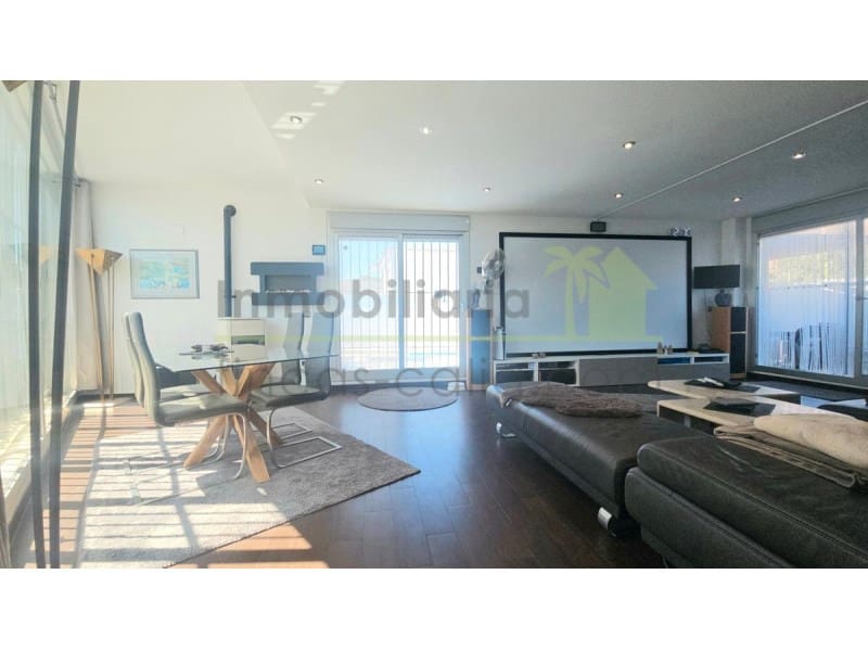 3 makuuhuone Huvila myytävänä paikassa Vinaros mukana uima-altaan 
autotalli - 445 000 € (Ref: 9568911)