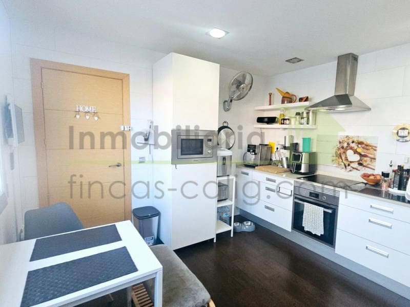 3 makuuhuone Huvila myytävänä paikassa Vinaros mukana uima-altaan 
autotalli - 445 000 € (Ref: 9568911)