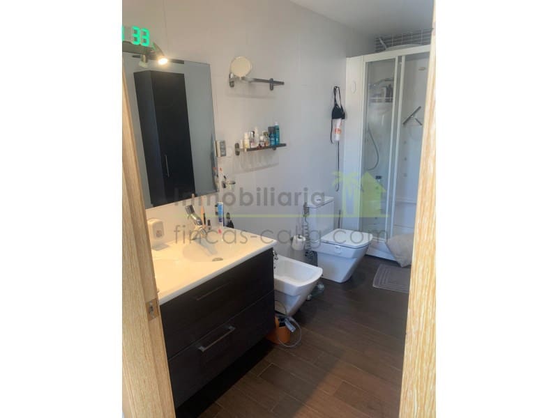 3 makuuhuone Huvila myytävänä paikassa Vinaros mukana uima-altaan 
autotalli - 445 000 € (Ref: 9568911)