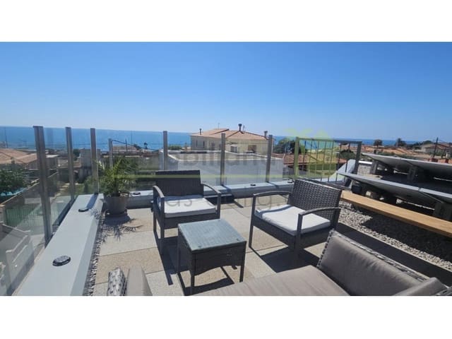 3 makuuhuone Huvila myytävänä paikassa Vinaròs mukana uima-altaan 
autotalli - 445 000 € (Ref: 9568911)