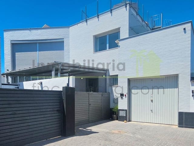 3 makuuhuone Huvila myytävänä paikassa Vinaròs mukana uima-altaan 
autotalli - 445 000 € (Ref: 9568911)