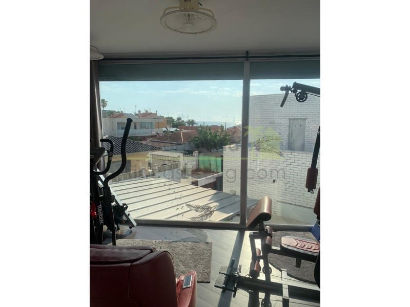 3 makuuhuone Huvila myytävänä paikassa Vinaros mukana uima-altaan 
autotalli - 445 000 € (Ref: 9568911)