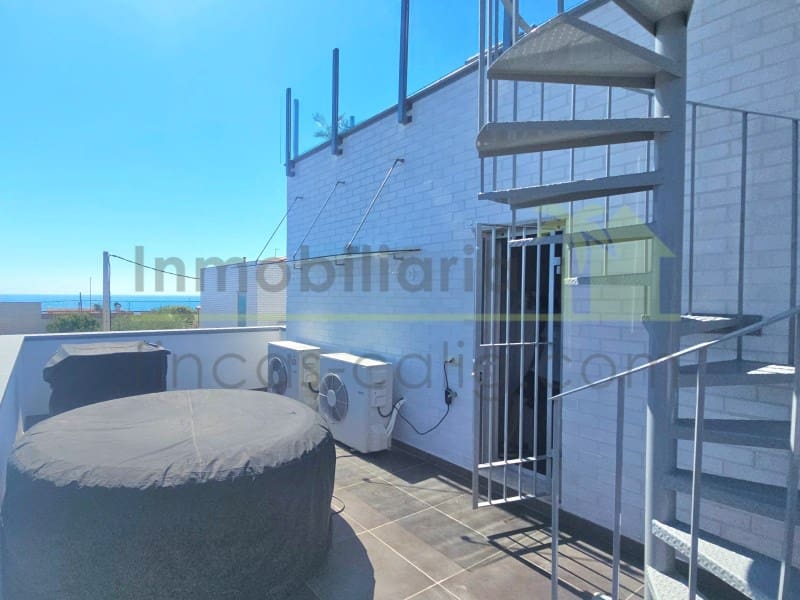 3 makuuhuone Huvila myytävänä paikassa Vinaros mukana uima-altaan 
autotalli - 445 000 € (Ref: 9568911)