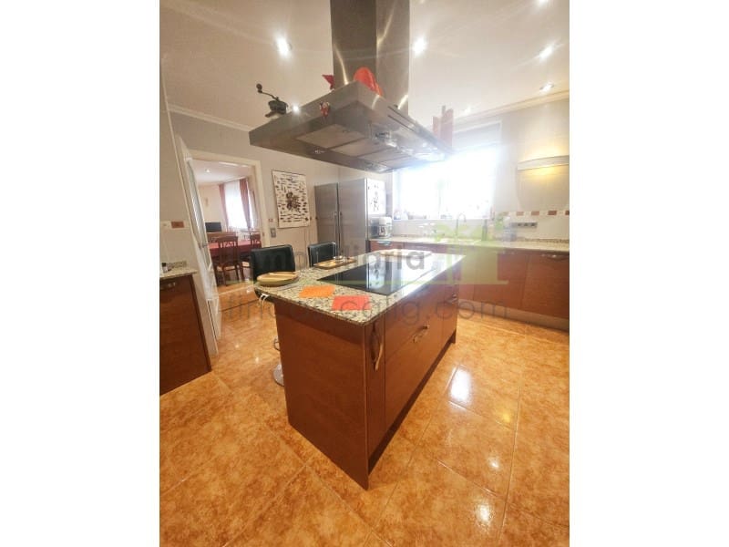 3 soveværelse Villa til salg i Vinaros med swimmingpool garage - € 390.000 (Ref: 9568912)