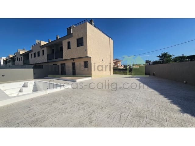 4 chambre Maison de Ville à vendre à Vinaròs avec piscine garage - 386 000 € (Ref: 9568914)