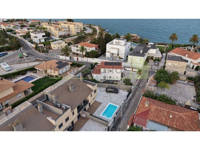 4 quarto Casa em Banda para venda em Vinaros com piscina garagem - 386 000 € (Ref: 9568914)