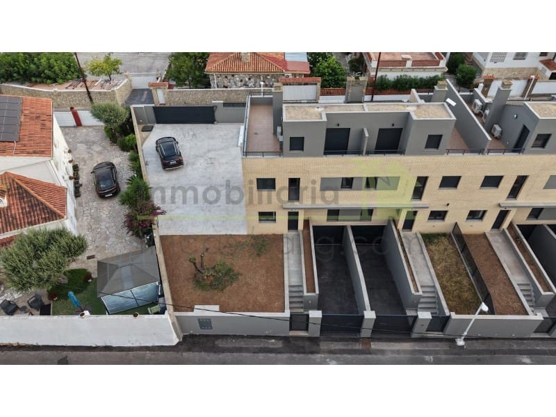 4 quarto Casa em Banda para venda em Vinaros com piscina garagem - 386 000 € (Ref: 9568914)