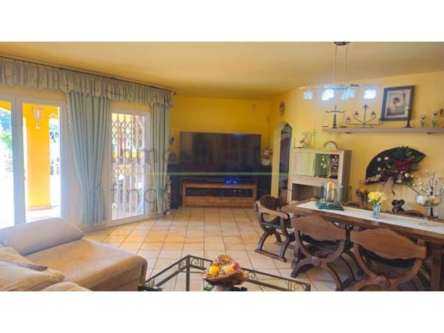 2 makuuhuone Maalaistalo myytävänä paikassa Càlig mukana 
autotalli - 375 000 € (Ref: 9568917)