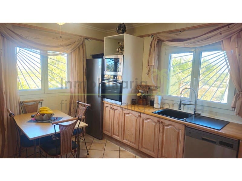 2 soveværelse Finca/Landehus til salg i Calig med garage - € 375.000 (Ref: 9568917)