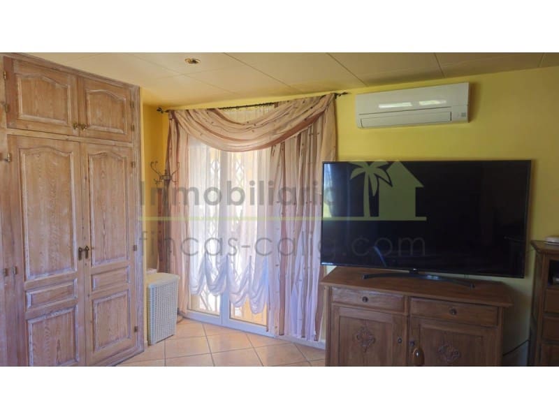 2 soveværelse Finca/Landehus til salg i Calig med garage - € 375.000 (Ref: 9568917)