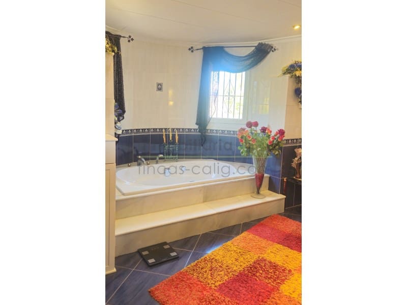 2 soveværelse Finca/Landehus til salg i Calig med garage - € 375.000 (Ref: 9568917)