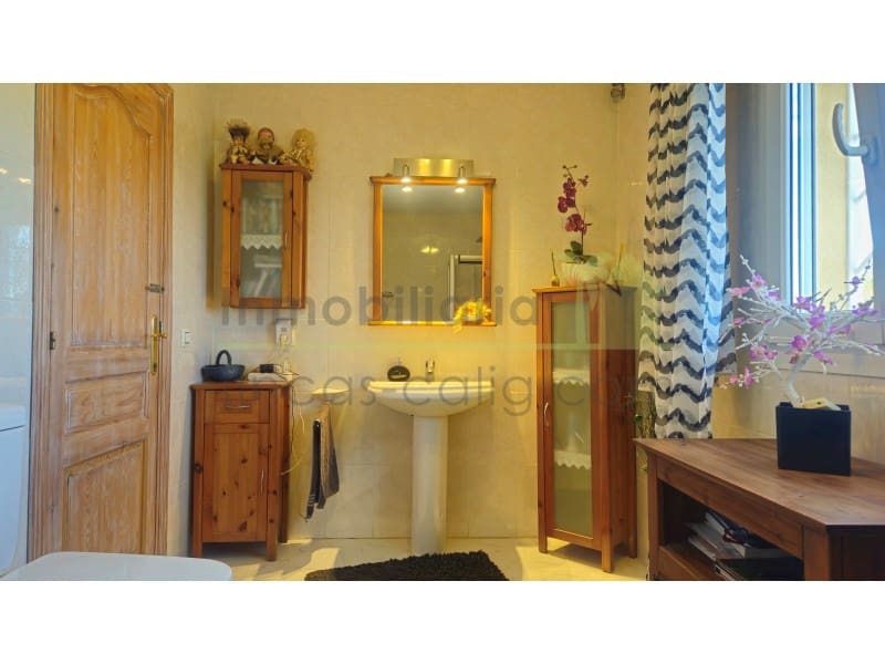 2 soveværelse Finca/Landehus til salg i Calig med garage - € 375.000 (Ref: 9568917)