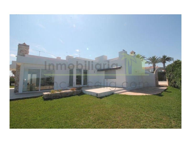 4 bedroom Villa for sale in Vinaros with pool garage - € 750,000 (Ref: 9568920)