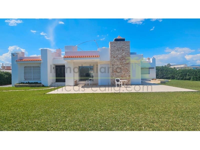 4 bedroom Villa for sale in Vinaros with pool garage - € 750,000 (Ref: 9568920)