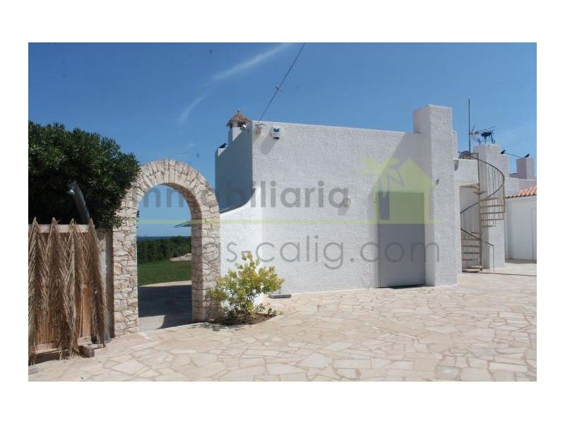 4 bedroom Villa for sale in Vinaros with pool garage - € 750,000 (Ref: 9568920)