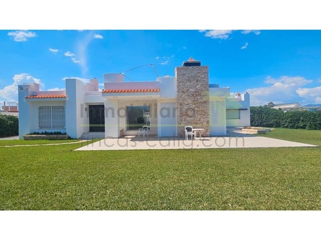 4 bedroom Villa for sale in Vinaròs with pool garage - € 750,000 (Ref: 9568920)
