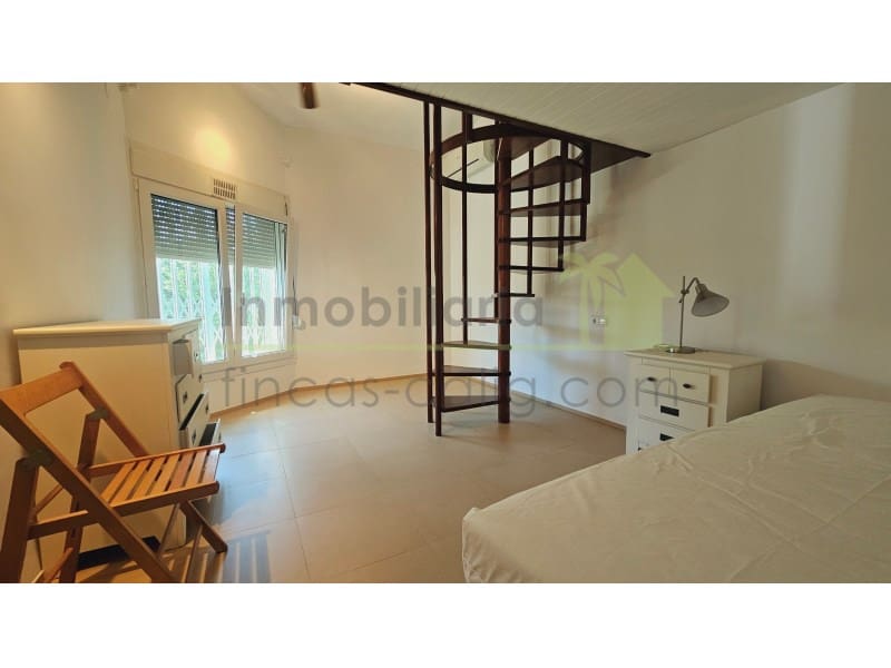 4 bedroom Villa for sale in Vinaros with pool garage - € 750,000 (Ref: 9568920)