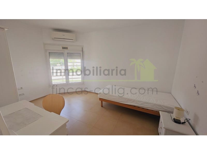 4 bedroom Villa for sale in Vinaros with pool garage - € 750,000 (Ref: 9568920)