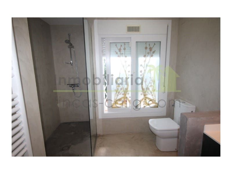 4 bedroom Villa for sale in Vinaros with pool garage - € 750,000 (Ref: 9568920)