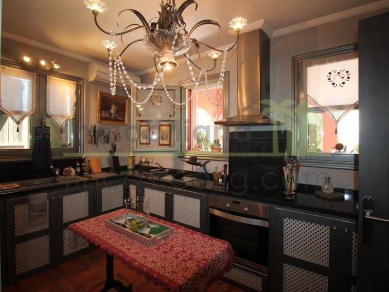 4 soverom Finca/Herregård til salgs i Calig med svømmebasseng garasje - € 565 000 (Ref: 9568924)