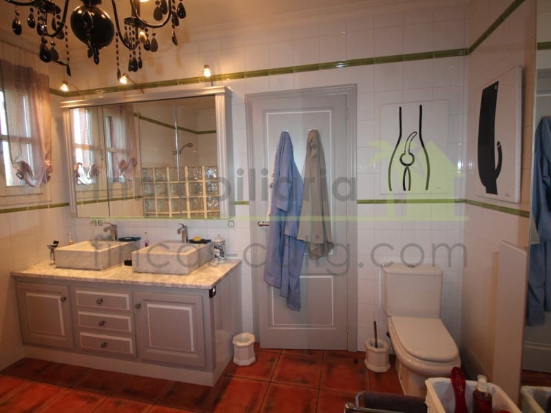 4 soverom Finca/Herregård til salgs i Calig med svømmebasseng garasje - € 565 000 (Ref: 9568924)