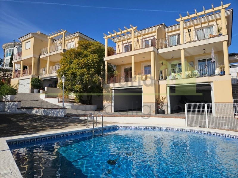 3 soveværelse Semi-Rækkehus til salg i Peniscola med swimmingpool garage - € 240.000 (Ref: 9568926)