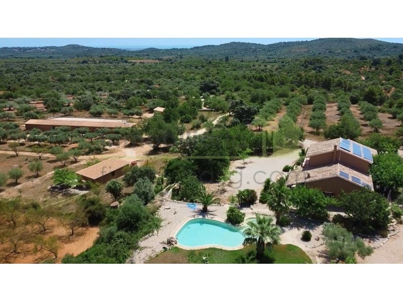 9 soveværelse Finca/Landehus til salg i Cervera del Maestre / Cervera del Maestrat - € 1.200.000 (Ref: 9568932)