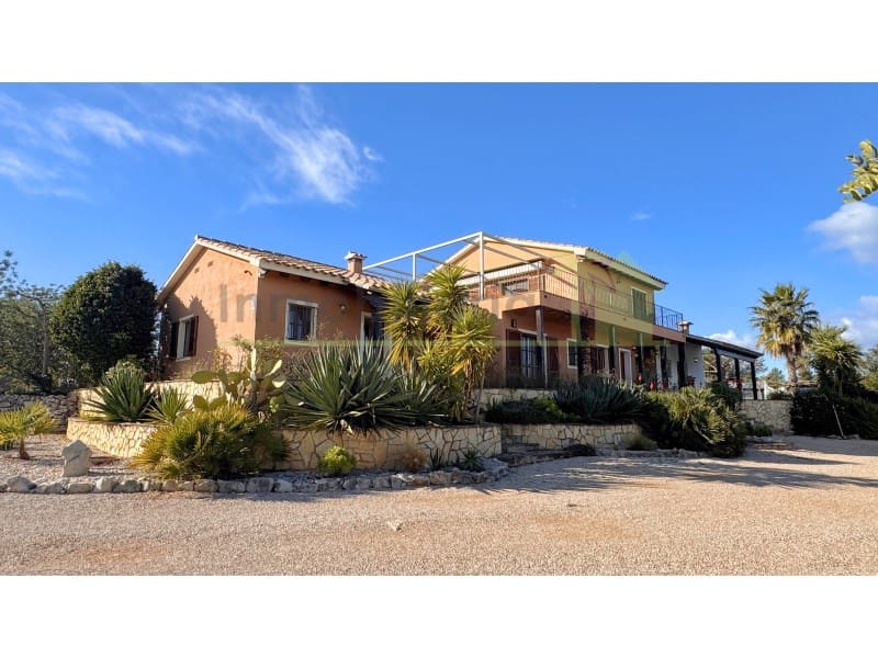 9 soveværelse Finca/Landehus til salg i Cervera del Maestre / Cervera del Maestrat - € 1.200.000 (Ref: 9568932)