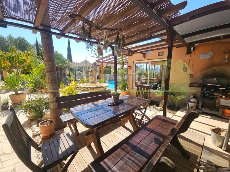 4 sypialnia Finka/Dom wiejski na sprzedaż w Calig z basenem - 525 000 € (Ref: 9568934)