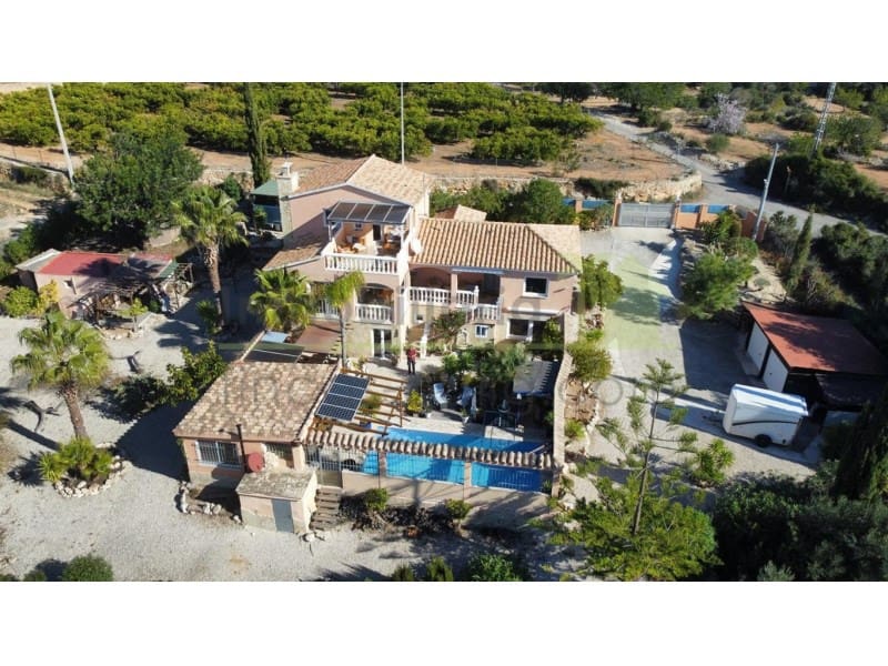 4 sypialnia Finka/Dom wiejski na sprzedaż w Calig z basenem - 525 000 € (Ref: 9568934)