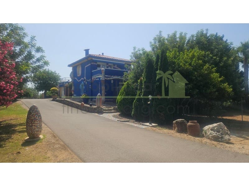 3 sypialnia Finka/Dom wiejski na sprzedaż w Calig z basenem garażem - 585 000 € (Ref: 9568935)