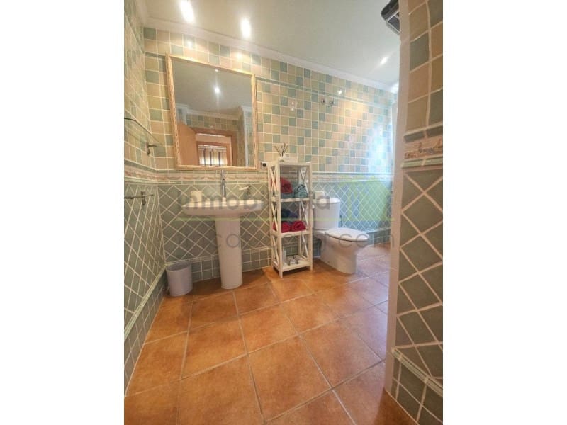 3 sypialnia Finka/Dom wiejski na sprzedaż w Calig z basenem garażem - 585 000 € (Ref: 9568935)