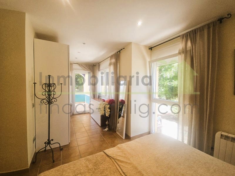 3 sypialnia Finka/Dom wiejski na sprzedaż w Calig z basenem garażem - 585 000 € (Ref: 9568935)