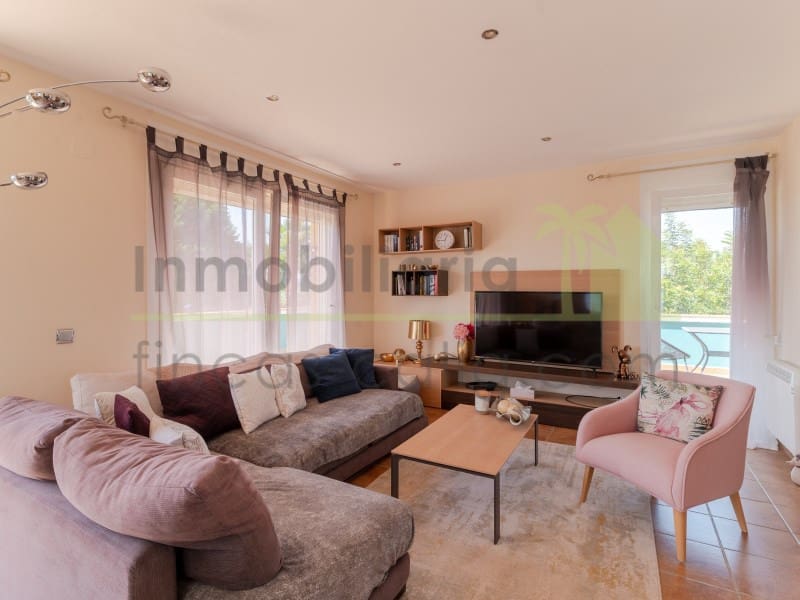 3 sypialnia Finka/Dom wiejski na sprzedaż w Calig z basenem garażem - 585 000 € (Ref: 9568935)